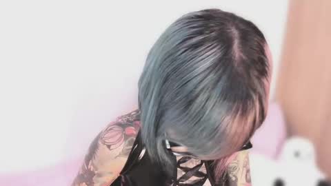 Snapshot of nikkiramone chatting on October 2025 11:02:01 PM Nikki Ramone online show from October 2025 11:02:01 PM