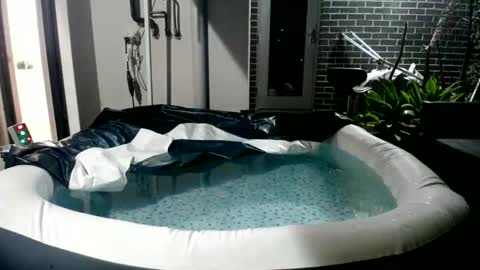 Niquita Sparkles online show from December 2024 12:11:02 PM