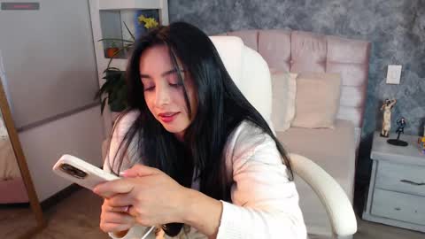 Snapshot of niko_robin chatting on May 2026 10:04:01 PM Niko Robin online show from May 2026 10:04:01 PM
