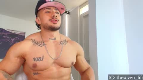 Niko online show from December 2025 06:17:01 PM