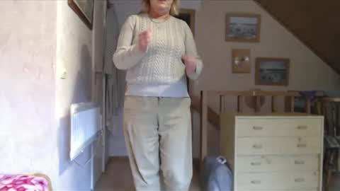 Nikole1 online show from October 2025 01:01:02 PM