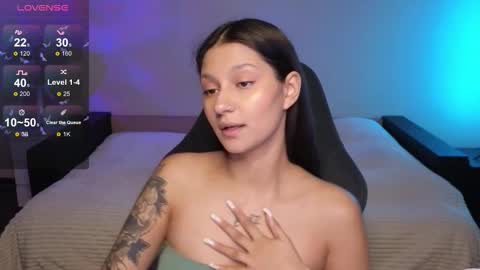 Snapshot of nikolgoldy chatting on November 2025 01:49:02 AM Niky online show from November 2025 01:49:02 AM