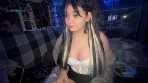 Snapshot of nikoli_naw chatting on February 2026 08:25:02 PM nikoli_naw online show from February 2026 08:25:02 PM