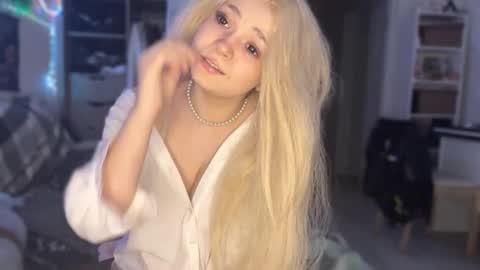 Snapshot of nikoli_naw chatting on March 2026 07:53:02 PM nikoli_naw online show from March 2026 07:53:02 PM