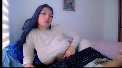 Snapshot of nila_kaia chatting on February 2025 10:54:01 PM nila online show from February 2025 10:54:01 PM