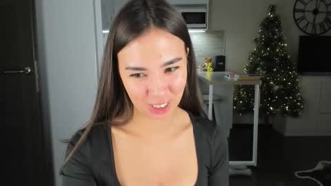 Bella online show from December 2025 08:27:01 PM