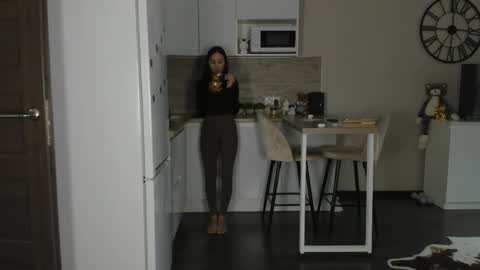 Bella online show from April 2026 04:24:02 AM