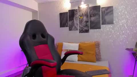 Snapshot of nils_saint chatting on October 2025 04:08:02 AM Nils online show from October 2025 04:08:02 AM