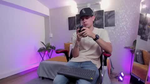 Snapshot of nils_saint chatting on October 2025 03:25:02 AM Nils online show from October 2025 03:25:02 AM