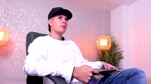 Snapshot of nils_saint chatting on October 2025 04:02:01 AM Nils online show from October 2025 04:02:01 AM