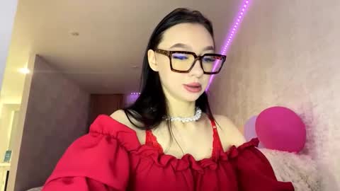 Snapshot of nilsamazuo chatting on December 2025 05:32:01 PM Margot online show from December 2025 05:32:01 PM