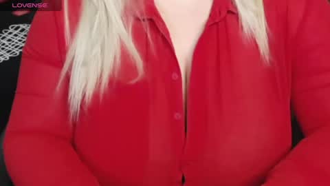 Snapshot of nimphoteasex chatting on May 2026 08:19:02 AM Blonde Nimpho online show from May 2026 08:19:02 AM