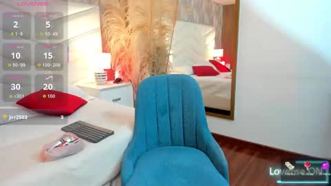 nina__ford online show from November 2025 08:03:01 PM