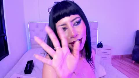 Nina Fox  online show from May 2026 11:34:04 PM