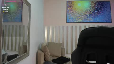 Snapshot of nina_glow_ chatting on May 2026 11:27:02 AM nina_glow_ online show from May 2026 11:27:02 AM