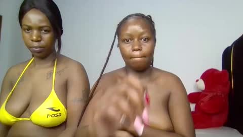 Snapshot of nina_ray1 chatting on February 2026 02:04:02 AM Nina online show from February 2026 02:04:02 AM