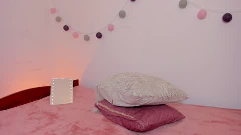 Nina online show from October 2025 03:47:02 PM