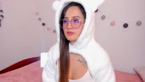 Nina online show from October 2025 11:55:01 AM