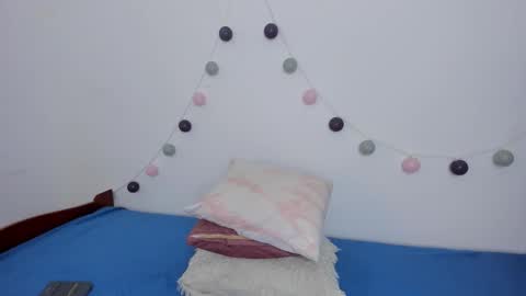 Nina online show from December 2025 09:52:02 PM