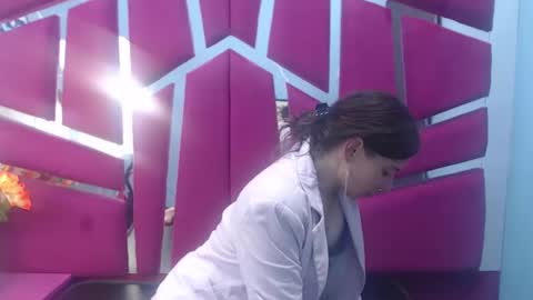 Nina online show from March 2025 04:14:01 AM