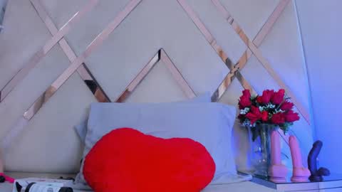 ninahtx online show from September 2025 09:31:01 PM