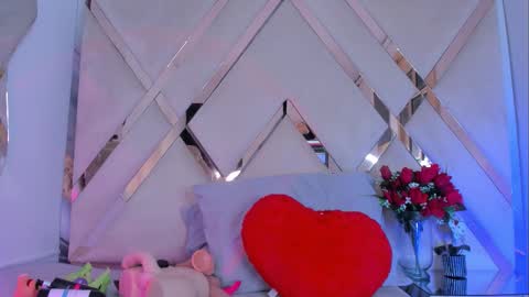 ninahtx online show from October 2025 09:25:01 PM