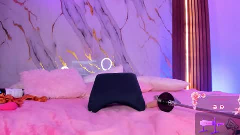 Snapshot of ninalewis244 chatting on October 2025 03:13:02 PM nina online show from October 2025 03:13:02 PM