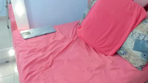 Snapshot of ninamedux chatting on February 2025 06:54:02 AM Nina Medux online show from February 2025 06:54:02 AM