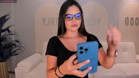 Snapshot of ninamichelle_ chatting on May 2026 06:05:01 PM Nina online show from May 2026 06:05:01 PM