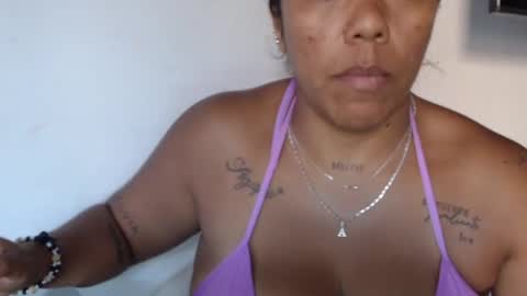 Snapshot of ninapalmer chatting on June 2026 10:05:02 PM Ninapalmer online show from June 2026 10:05:02 PM