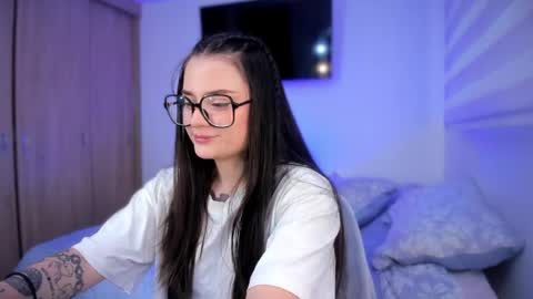 Snapshot of ninavolkov chatting on April 2026 10:29:02 PM ninavolkov online show from April 2026 10:29:02 PM