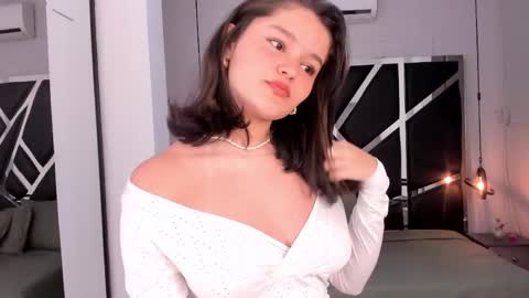 Snapshot of nini_solei chatting on May 2026 07:31:02 PM nini_solei online show from May 2026 07:31:02 PM