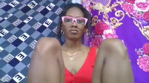 Snapshot of ninie246746 chatting on April 2026 06:44:02 PM ninie246746 online show from April 2026 06:44:02 PM