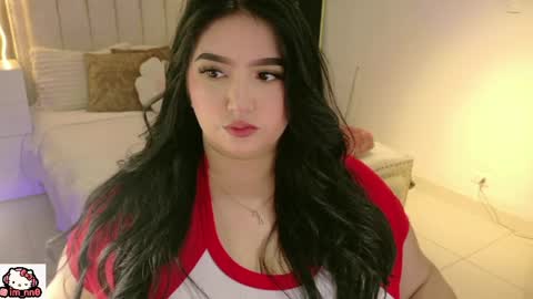 Nina online show from April 2026 12:33:01 PM