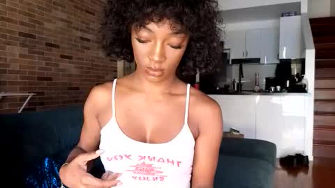 Snapshot of niviawolfe chatting on May 2026 11:22:02 PM NIVIA WOLFE online show from May 2026 11:22:02 PM