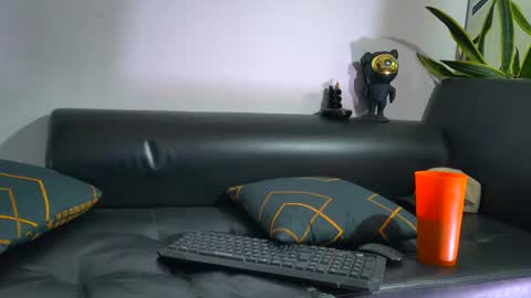 Nicolas Muscle online show from October 2025 05:18:02 AM