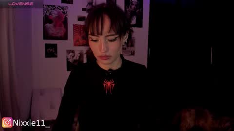 Nixxie  online show from December 2025 01:32:02 AM