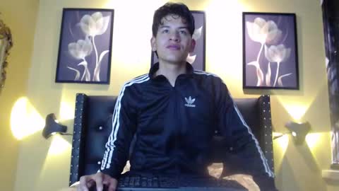 noa11_ online show from November 2025 04:28:02 PM