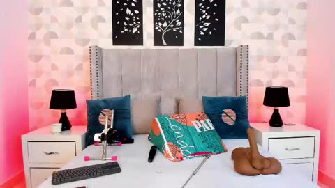 NATHALIA MORENO online show from February 2026 12:20:01 PM