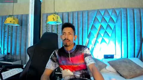 Snapshot of noaahtylor chatting on July 2026 05:01:01 AM Noah online show from July 2026 05:01:01 AM