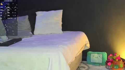 Noah  online show from December 2025 03:23:01 AM