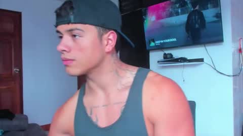 noah_223 online show from November 2025 08:40:02 PM