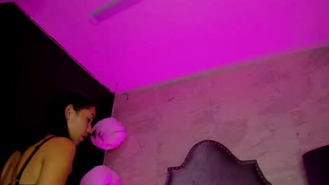 Snapshot of noah_and_kim69 chatting on May 2026 03:23:02 AM Zoe online show from May 2026 03:23:02 AM