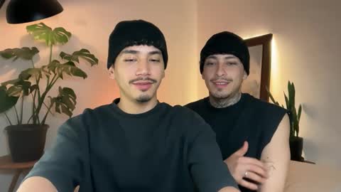 noah_and_steven online show from May 2026 03:04:02 AM