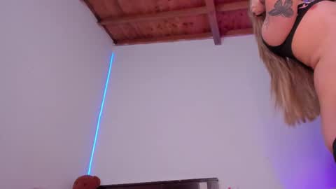 Sara  online show from February 2026 03:47:01 AM