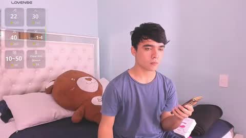 Snapshot of noah_big_cock_ chatting on October 2025 11:39:01 AM Noah online show from October 2025 11:39:01 AM