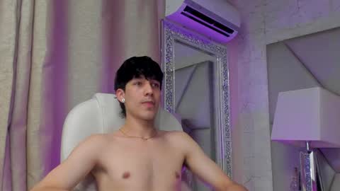 Noah Brigth online show from April 2026 02:47:01 AM