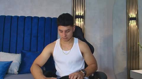 Snapshot of noah_clarkk chatting on June 2026 05:35:02 PM Noah online show from June 2026 05:35:02 PM