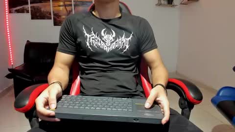 noah_flynn1 online show from February 2026 09:29:02 AM