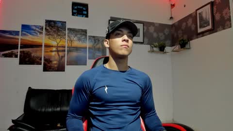 noah_flynn1 online show from February 2026 09:42:02 AM